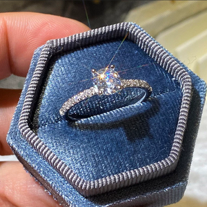 Anillo de Compromiso de Lujo con Diamante Cultivado en Laboratorio HPHT CVD, <span class=keywords><strong>Banda</strong></span> de Oro Sólido con Incrustaciones Parciales, Anillo de Promesa de 4 Puntas - Product Image 4