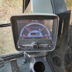ลดราคาพิเศษ รถขุดไฮดรอลิก Hyundai 220LC-9S มือสองแท้ ปี 2023 รุ่น 20 ตัน เครื่องยนต์ 103 กิโลวัตต์ พร้อมเกียร์และปั๊ม - Product Image 6