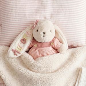 Almohada de Peluche de Conejo Tejida a Mano Personalizada con Nombre, Vestida con Pijama, Regalo de Pascua para Niñas - Product Image 5