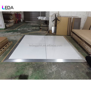 Scène blanche brillante personnalisable de 8 x 16 pieds pour événements, mariages et locations, installation rapide et portable pour la location - Product Image 2