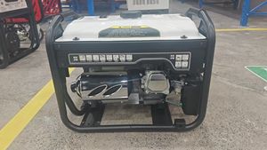 Generador de Gasolina Refrigerado por Aire de 4000W, Salida Máxima de 3.3KW, Arranque Manual, Monofásico 220V - Product Image 3