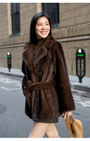 Luxuriöser Damen-Echter Nerzfellmantel im Modebewussten Ganznerz-Design, Freizeit-Winteroberbekleidung mit Polyesterfutter-Anzug