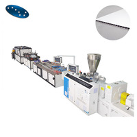 Extrusora de láminas para techos de PVC SEVENSTARS/máquina de láminas de techo de plástico/línea de producción de paneles de PVC