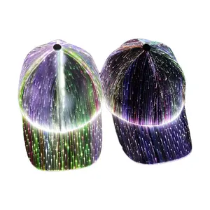 OEM ODM coppia di modelli di quattro stagioni con cappuccio luminoso per capelli luminosi a LED in fibra ottica che emettono luce nero bianco