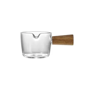 유리 컵을 측정하는 심플한 스타일의 커피 제품 커피 잔 나무 손잡이가 달린 미니 에스프레소 유리 커피 컵