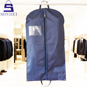 Housse de vêtement de luxe en non-tissé bleu marine avec logo imprimé, sacs de costume personnalisés pour hommes - Product Image 3