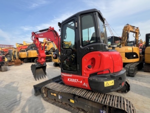 Mini-excavatrice sur chenilles Kubota KX057 4,5 tonnes, fabrication japonaise, rotation zéro de la queue - Product Image 3