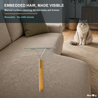 Brosse gratte-tapis robuste en acier inoxydable à trois couches dentelées, réutilisable, avec manche en bois de hêtre, pour poils d'animaux (chats, chiens) et tapis