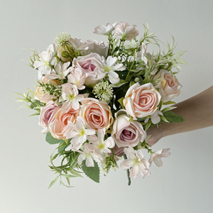 Bouquet de roses artificielles en soie, fleurs artificielles faites à la main, décoration de mariage, accessoires de photographie en plein air, décoration de la maison - Product Image 1