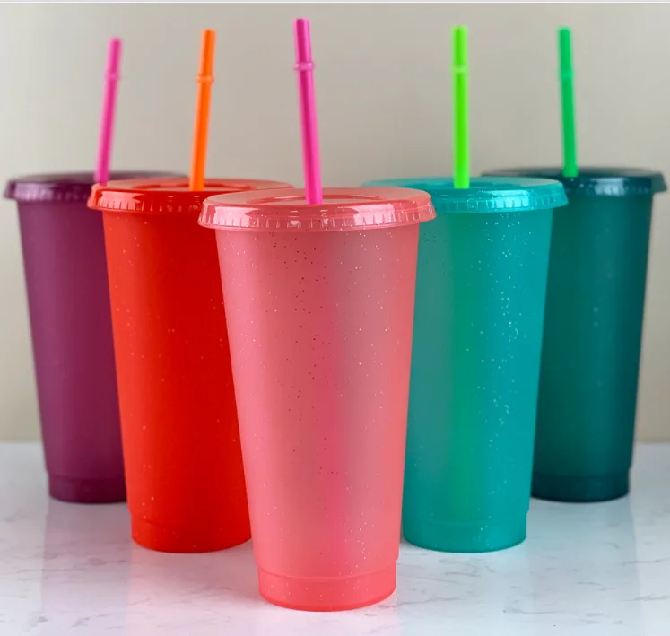 2021 Hot Sale Reused Plastic BAP Free Xmas Gift Coffee Tea Juice Cup Glitter Mugs With Straw Lid