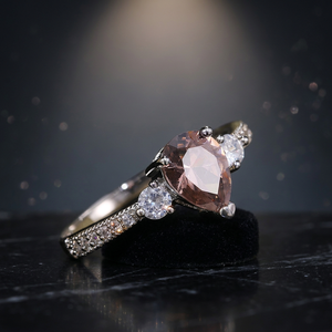 Anillo de compromiso de plata con circonita de 1.5 quilates con corte de cometa y engaste de puntas, estilo nupcial, regalo de cumpleaños, en tendencia - Product Image 2