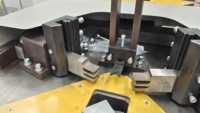 Machine à sertir hydraulique manuelle à tête unique pour fenêtres et portes en aluminium LZJ-120