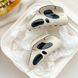 Pince à cheveux pour Halloween Gros masque Fantôme Visage Épingle à cheveux Queue de cheval drôle Cri <span class=keywords><strong>Grimaces</strong></span> Effrayant Styling Requin Pince Accessoires pour cheveux - Product Image 3