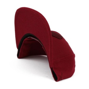 Casquette de sport personnalisée pour femme, style urbain classique, à visière plate, broderie unie marron, casquette snapback personnalisée - Product Image 3