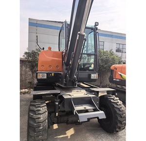 Mini-excavatrice sur roues DX60W 5,7 tonnes, norme chinoise <span class=keywords><strong>Stage</strong></span> IV, godet de 0,18 m³, compatible avec plusieurs accessoires (brise-roche, grappin) - Product Image 5
