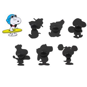 Fabrieksgemaakte Snoopy emaille pin, schattige witte hond sportbadge, anime revers pin broche voor tas - Product Image 5