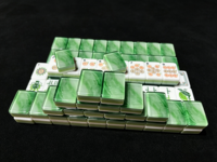 En gros, en stock, nouveau jeu de Mahjong de voyage personnalisé, 160 tuiles de Mahjong américaines de luxe en acrylique vert gravé à 4 couches