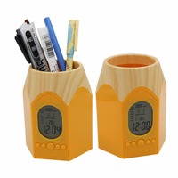 Porte-crayons en forme de tête de crayon avec réveil numérique LED, pot à crayons multifonction, horloge de table avec calendrier et température de bureau