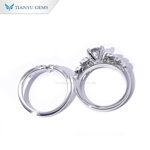 Tianyu Gems 2.5ct Corte brillante Moissanite Diamante 14K Oro blanco Milgrain Diseño Anillo de bodas Set - Product Image 2