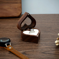 Personalisierte Schwarznuss-Holz Herzförmige Hochzeits-Schmuckbox für Geschenke zur Heiratsantrag Verlobung Hochzeitszeremonie