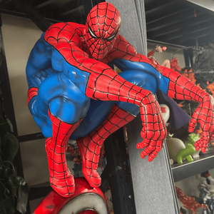 Statue de héros de film réaliste en fibre de verre résistante aux intempéries, sculpture de Web-Slinger grandeur nature en résine peinte pour centre commercial extérieur - Product Image 2