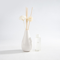 Lot de 500 ensembles personnalisés de diffuseurs d'ambiance de luxe en céramique avec bâtonnets de fleurs séchées et huiles parfumées pour la maison
