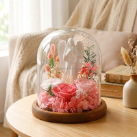 Rose éternelle de luxe en dôme de verre avec base en bois et éclairage LED, cadeau idéal pour Noël et anniversaire, directement de l'usine