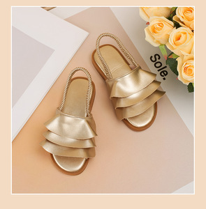 Nuevas Sandalias de Niña con Encaje de Hoja de Loto, Banda Elástica Dorada, Zapatos de Playa Transpirables, Ligeros, Forro de Felpa, Suela de Goma, Dulces - Product Image 1