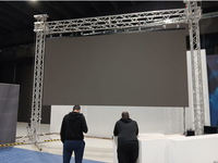 Écran LED de location haute luminosité 7000 cd P2.6/P2.9/P3.91 pour intérieur/extérieur, résolution 1080p, idéal pour les spectacles en direct et les décors de mariage