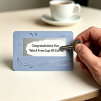 Carte à gratter imprimée avec motif géométrique couleur pour jeu de loterie, idéale pour la fidélisation des clients en magasin