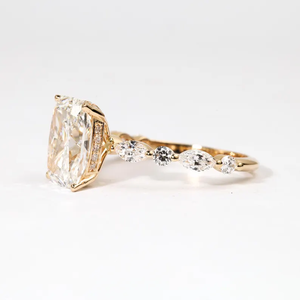 Bague de fiançailles en diamant de laboratoire taille radiant de qualité supérieure, confectionnée en or 14 carats, design solitaire, bijou pour demande en mariage - Product Image 3