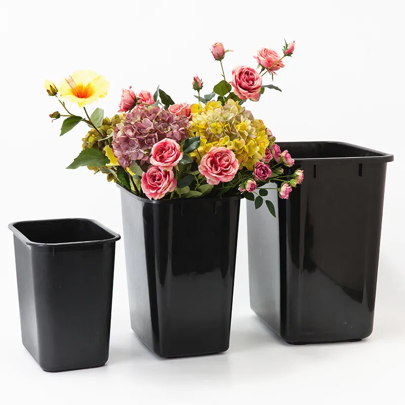कई विशिष्टताओं काले वर्ग फूल बर्तन बड़े फूल बाल्टी जागने प्लास्टिक फूल बाल्टी