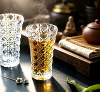 Petites coupes à vin en verre épaissi à motifs en relief, coupes à liqueur blanches, coupes individuelles de petite taille, bouteilles de liqueur robustes