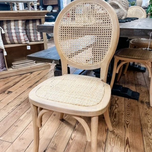 Chaise de salle à manger en rotin ovale rétro avec panneau en cannage, pieds antidérapants, empilable, pour mariage, fête, café, maison, en bois massif - Product Image 2
