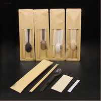 Ensemble de baguettes jetables biodégradables en bambou et de cuillères en plastique avec serviette et cure-dent, couverts jetables écologiques pour emporter