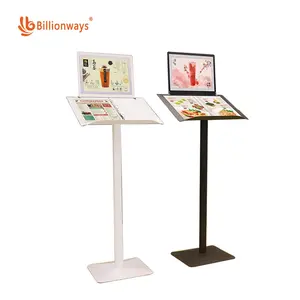 Aangepaste Zware Base Zwart Wit Metalen Vloeren Outdoor Menu Stand Voor Restaurants Met Display