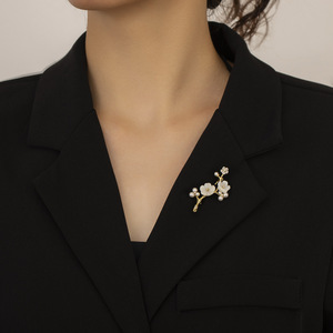 Flower Plum Blossom Brooch Zinc Alloy Women's Lapel Pin Gift Accessory - Product Image 4