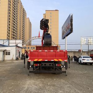 Camion grue à bras articulé Sinotruk Howman 4x2 de 8 tonnes avec grappin hydraulique rotatif - Product Image 4