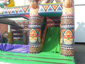Usine en gros 2024 nouveau Design Indiana Village <span class=keywords><strong>château</strong></span> <span class=keywords><strong>gonflable</strong></span> multijoueur sur le thème avec toboggans et obstacles pour les enfants - Product Image 6