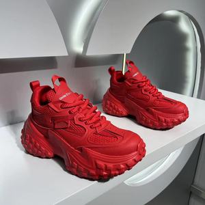 Chaussures de papa tendance rouges respirantes en maille à semelle épaisse en toile et semelle intermédiaire en TPR pour le commerce transfrontalier en gros – Nouvelle collection été - Product Image 4