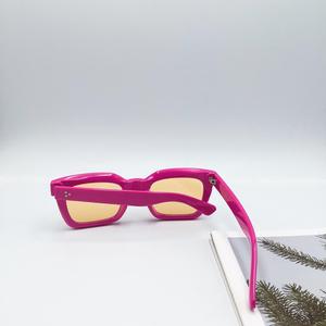 Occhiali da <span class=keywords><strong>sole</strong></span> quadrati colorati per bambini accessori per ragazze giocattoli per bambini decorazione parasole occhiali per bambini con montatura grande - Product Image 6