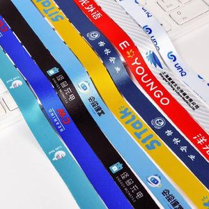 สายคล้องคอโพลีเอสเตอร์พิมพ์ลายโลโก้ตามสั่งแบบใหม่ พร้อมอุปกรณ์ตะขอโลหะและพลาสติกสำหรับใส่บัตร - Product Image 2