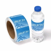 Étiquettes d'emballage de bouteille de boisson d'eau de rouleau d'autocollant de logo d'impression de marque de distributeur en PVC imperméable personnalisé