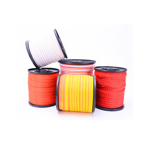 Ruban de clôture électrique rouge et blanc haute visibilité, 12 mm de large, résistant aux UV, âme en acier inoxydable de 0,20 mm pour la sécurité des fermes - Product Image 2