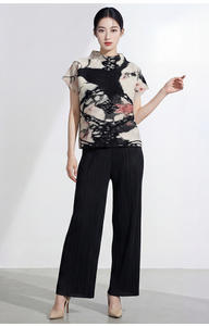 Blusa de Manga Corta con Cuello Alto y Estampado Geométrico Estilo Coreano PY, Ajustada y Plisada, 100% Poliéster, Venta al Por Mayor - Product Image 6