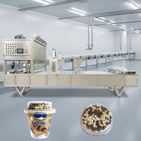 Fabricant de machines automatiques de remplissage et de scellage de couvercles pour yaourts en pot avec céréales, flocons d'avoine et miettes de biscuits