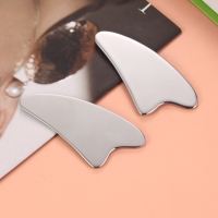 Planche Gua Sha en acier inoxydable 304, forme œil de mouton irrégulière, pour le raffermissement de la peau du visage et du corps, pour usage domestique et professionnel en soins de beauté