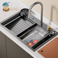 Évier de cuisine en métal Robinet de rinçage en verre Bouteille Bar Verre Évier de luxe fait à la main à double cascade Cuisine moderne