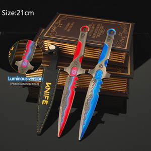 Coltello VCT LOCK Valorant Luminoso al Buio Rosso Blu Bicolore con Incisione Ondulata per Collezione e Regalo - Product Image 5