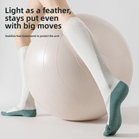 Chaussettes de yoga et de Pilates professionnelles pour femmes - Chaussettes tricotées antidérapantes mi-mollet ODM pour le cyclisme, la course à pied, le sport et le fitness, à cinq doigts